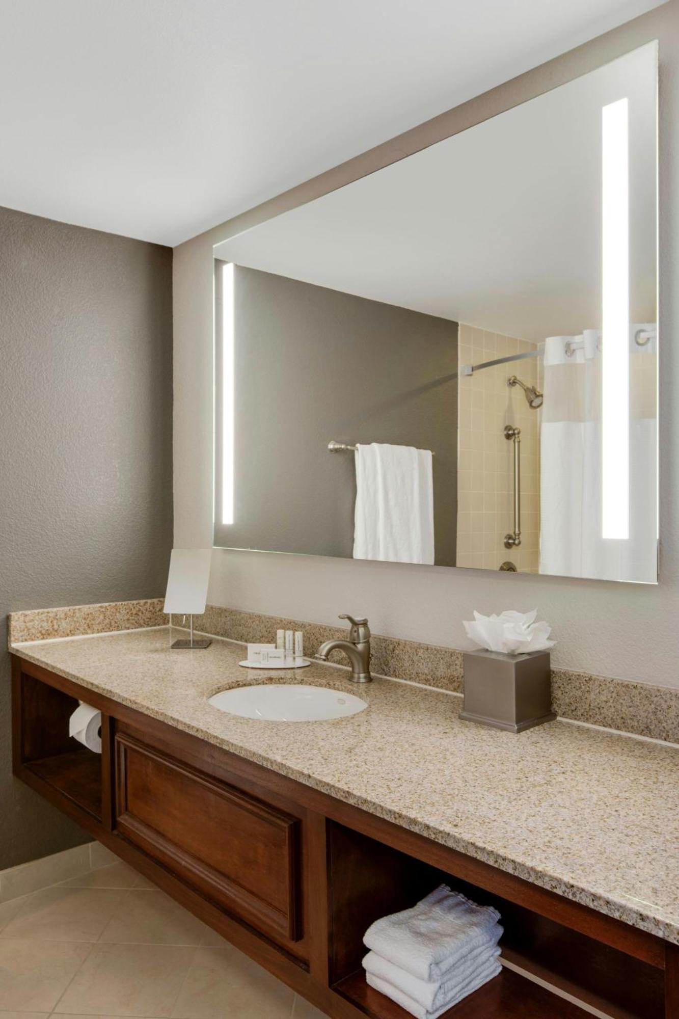 מלון Courtyard By Marriott Boston Logan Airport מראה חיצוני תמונה