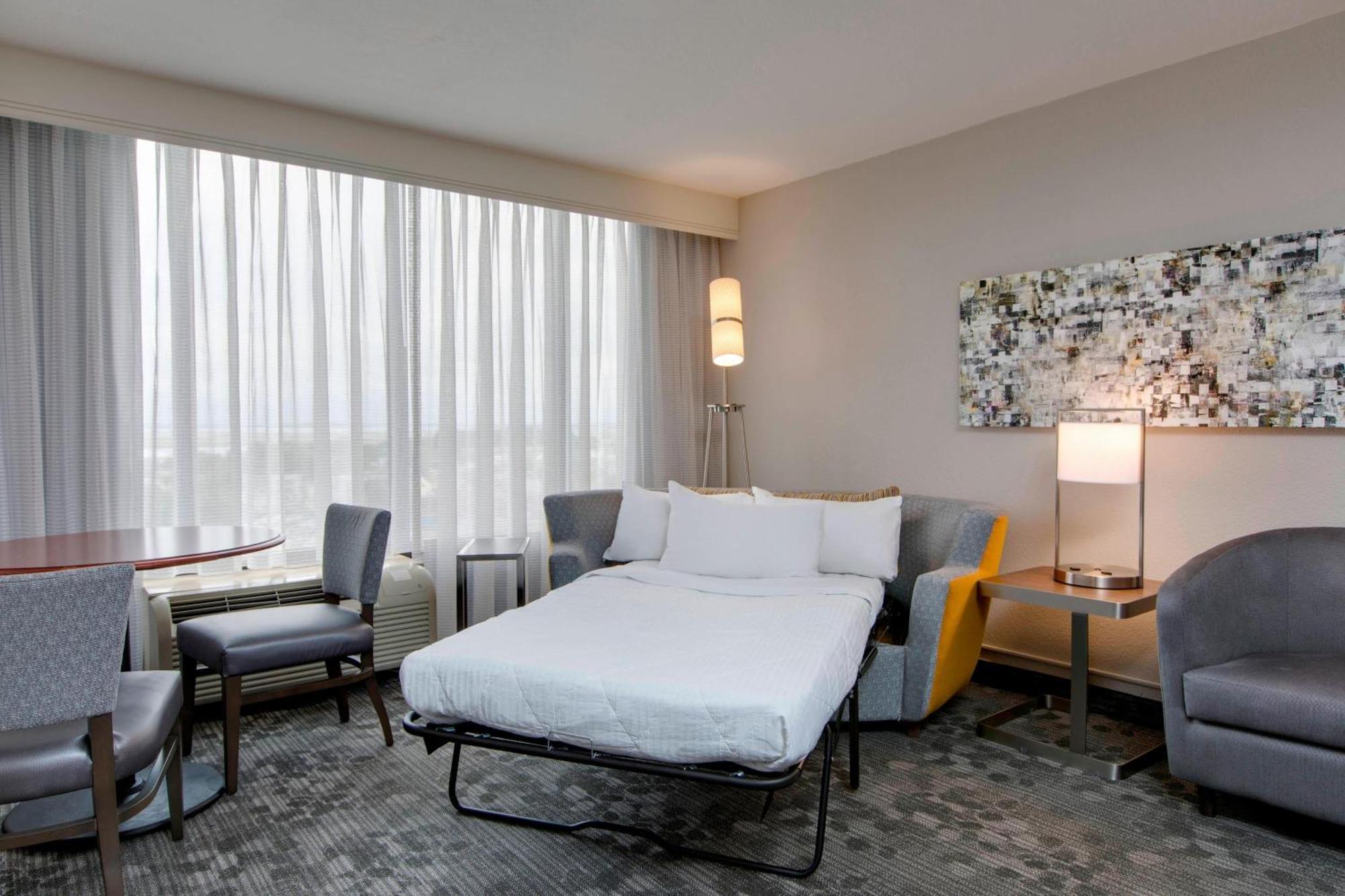 מלון Courtyard By Marriott Boston Logan Airport מראה חיצוני תמונה