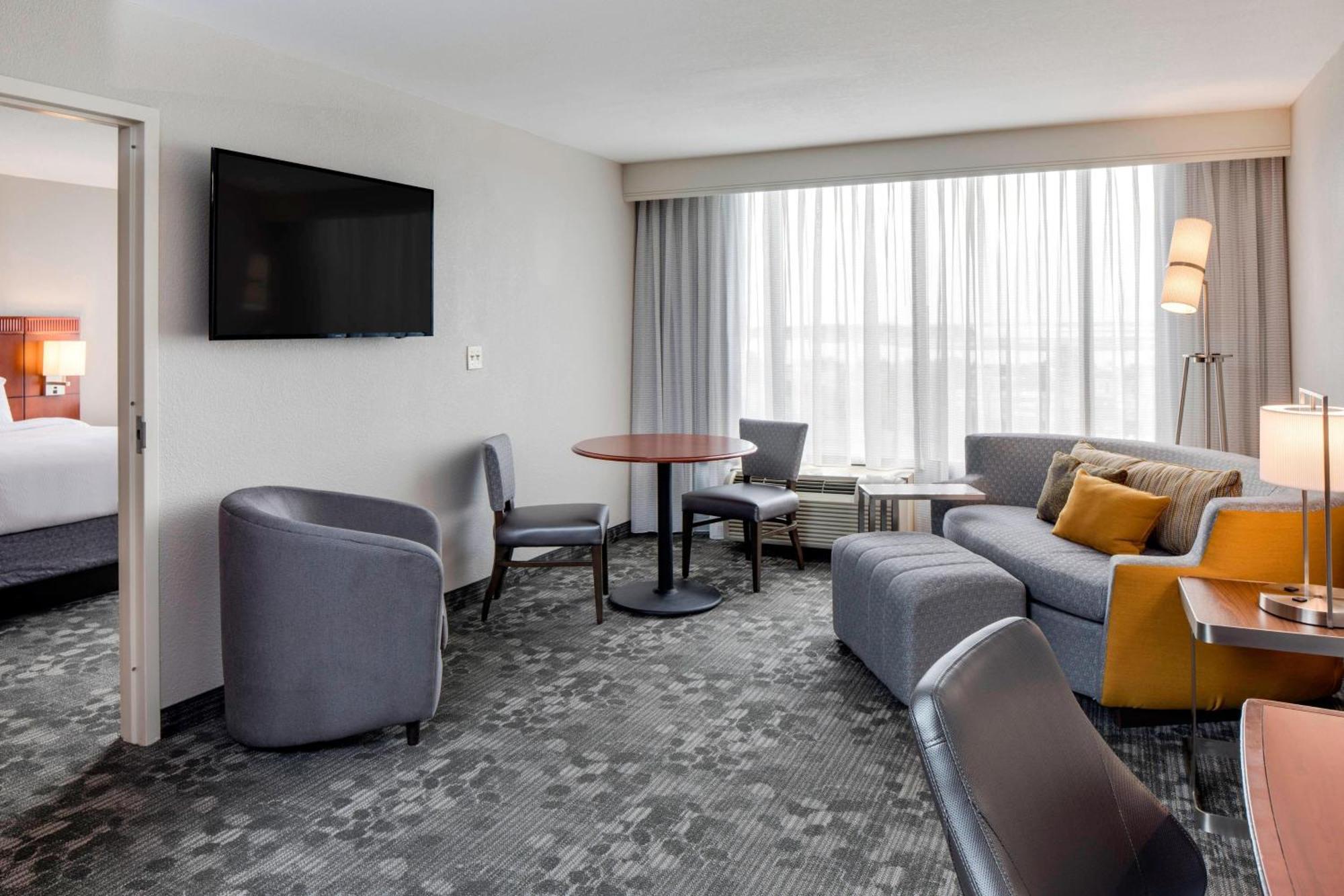 מלון Courtyard By Marriott Boston Logan Airport מראה חיצוני תמונה